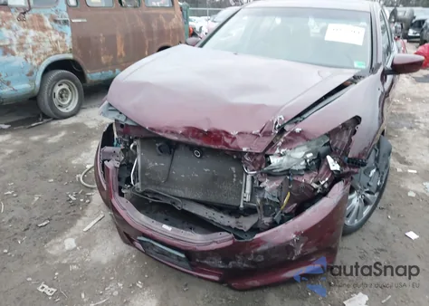 2011 Honda Accord 2.4 Ex-L z USA, uszkodzony, nr VIN 1HGCP2F85BA075647